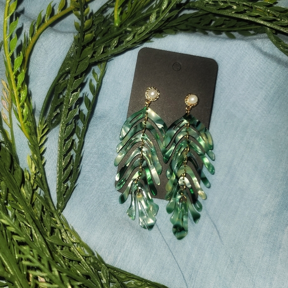 EARRINGS!!! - Picture 2 of 4